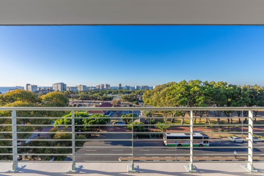 2 Bedroom Property for Sale in Green Point Western Cape